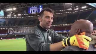 Buffon riabbraccia Asprilla prima della finale Champions [upl. by Suoicerpal288]