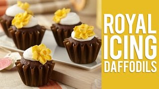 How to Make Royal Icing Daffodil Flowers [upl. by Atterehs228]