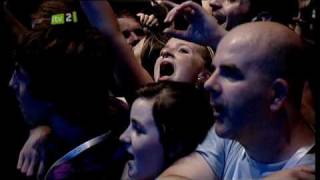 Oasis  Half The World Away  Live At iTunes Festival 2009 [upl. by Etat]