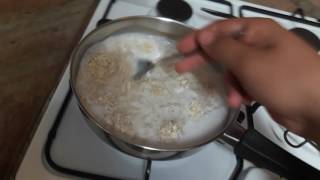 How to cook an oatmeal with milk [upl. by Feer]