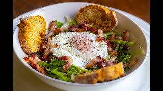 Salade Frisée aux Lardons [upl. by Thorlie]