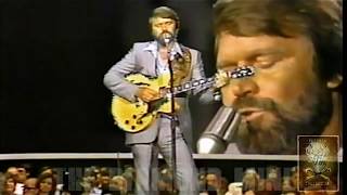 Glen Campbell  quotWichita Linemanquot LIVE 1982 FULL SCREEN HQ Jimmy Webb [upl. by Pazit960]