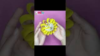 Como hacer flores de papel  flores de papel rápido y fácil 🌺 How to make paper flowers Shorts [upl. by Ojybbob]